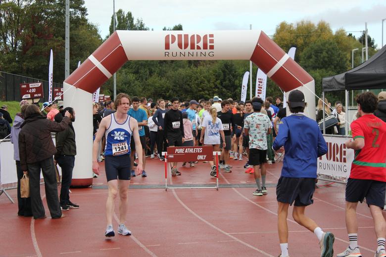 Hans Triatleet · 12:08